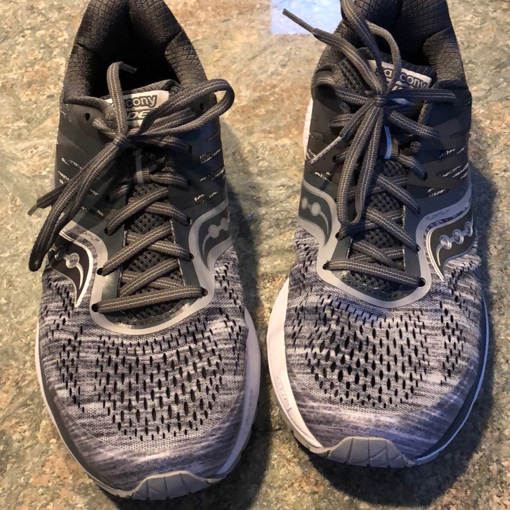 Saucony Ride Men’s Sneakers. Size 9.5